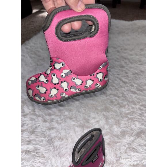 Bogs Toddler Girl Sz. 5 “ Penguins” Pink Waterproof Boots. Fantastic Pair - Picture 6 of 12